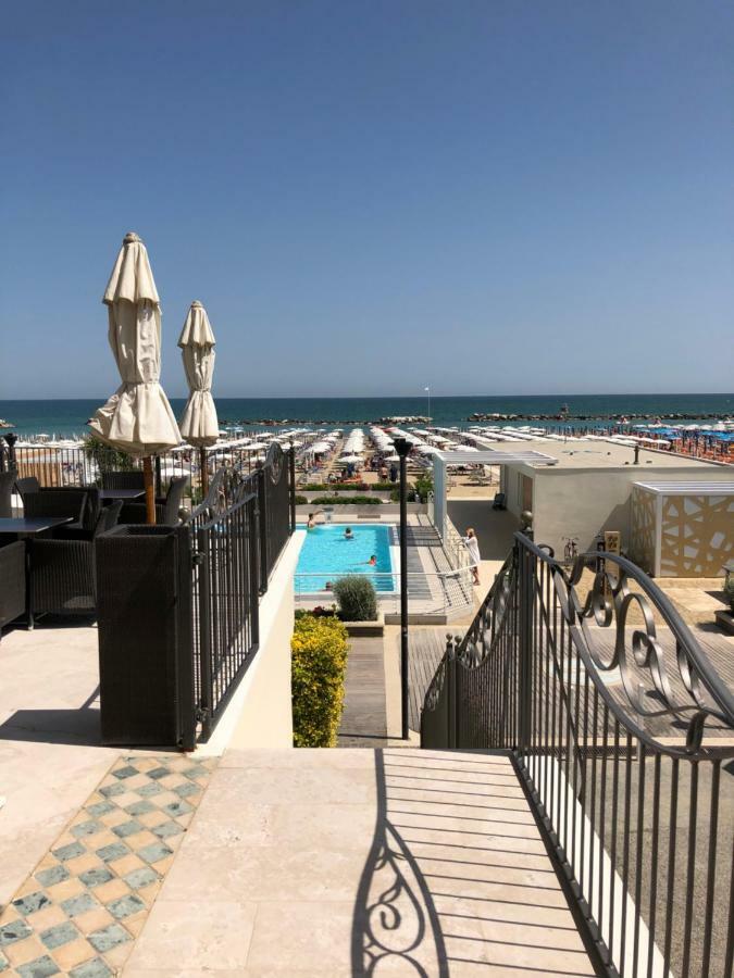 Hotel La Rosa Cattolica Exterior photo